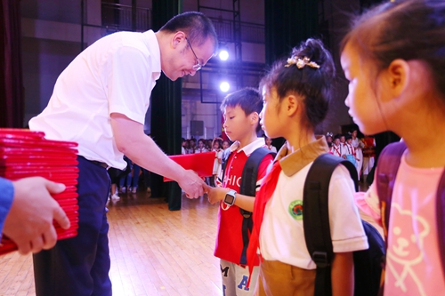 玉柴集团表彰80名“五好少年”