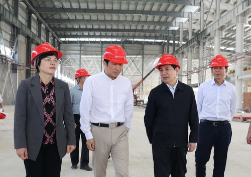 自治区检察院党组书记、检察长崔智友一行到玉柴调研