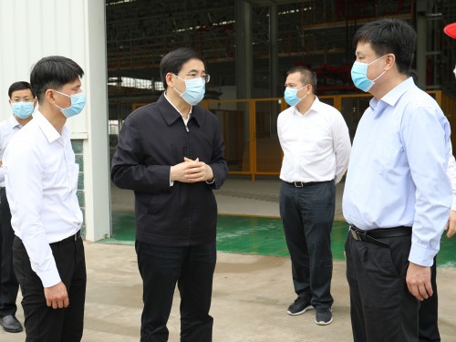 黄海昆到玉柴纯电动商用车建设项目现场调研