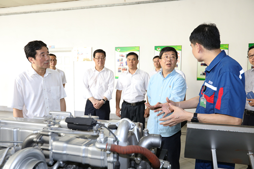 大连市委常委、常务副市长卢林一行到玉柴调研
