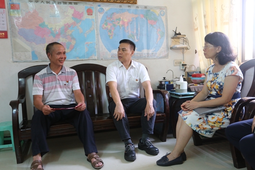 集团党委开展“七一”慰问困难党员活动 传递党情送温暖