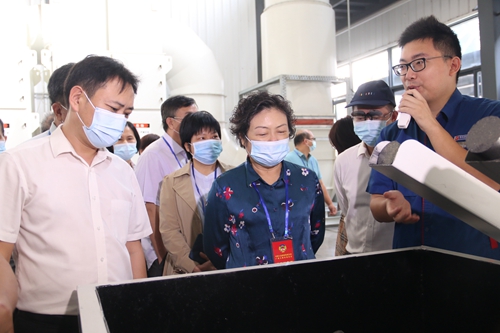 玉林市政协主席梁伟江率团到玉柴视察