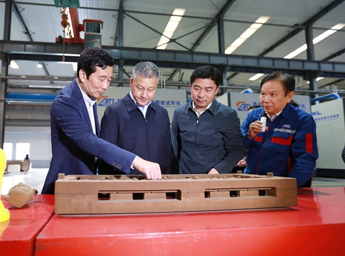 自治区副主席邹展业到玉柴调研