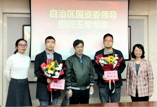 自治区国资委副主任黄进辉慰问玉柴专家人才