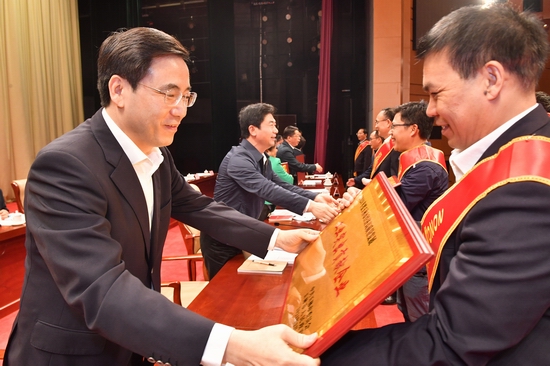 玉柴荣获玉林市“工业突出贡献企业”称号