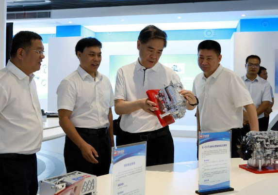 自治区党委常委、组织部部长曾万明到玉柴调研