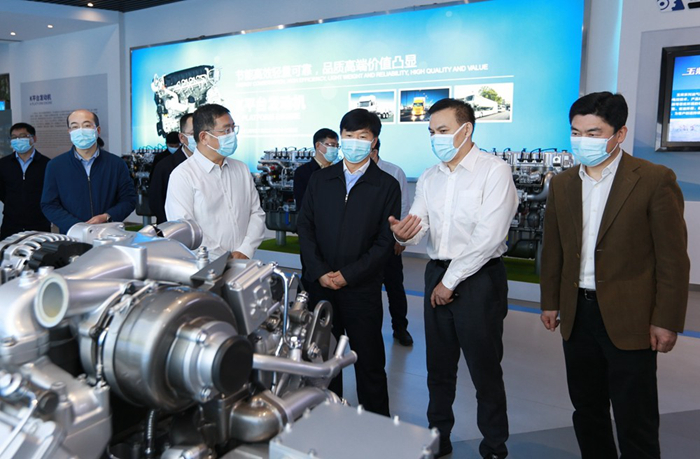 自治区党委副书记刘小明到玉柴调研