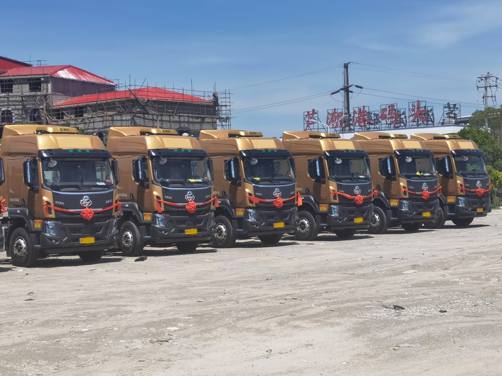 全能王YCK08配套港牵车 上海港再交大单