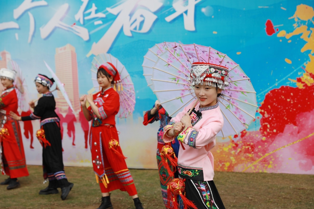 玉柴举行71周年厂庆暨“你不是一个人在奋斗”乐动体育官方网站主题活动